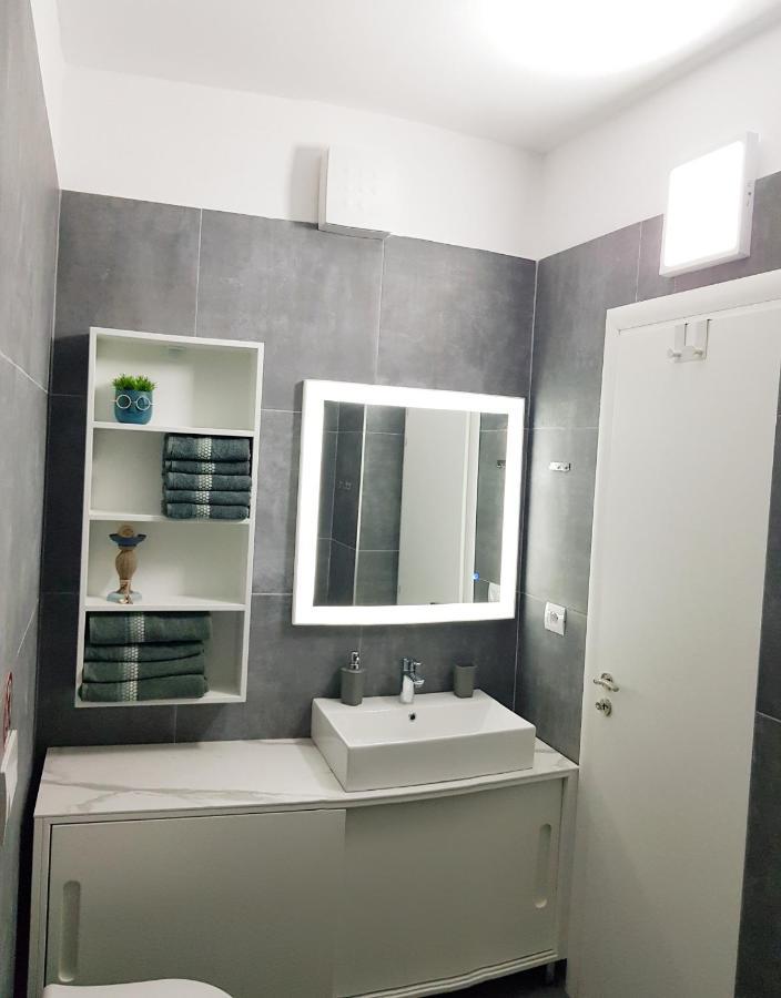 Bindi Apartment Himare Ngoại thất bức ảnh
